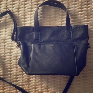 Never been used black fossil handbag